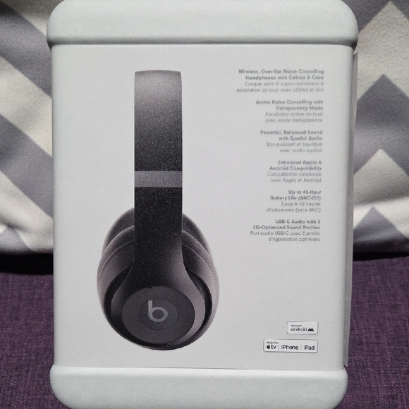 Beats Studio Pro Black Headphones - Picture 2 of 5